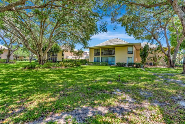13 SE Turtle Creek Drive, Jupiter, FL 33469