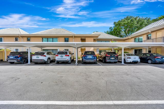 13 SE Turtle Creek Drive, Jupiter, FL 33469