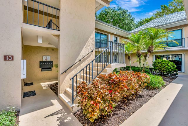 13 SE Turtle Creek Drive, Jupiter, FL 33469