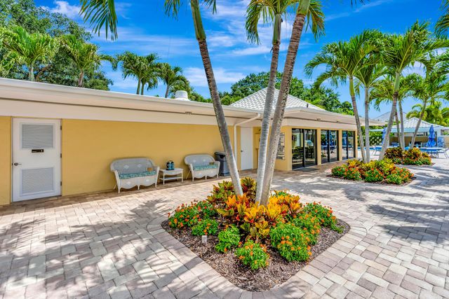 13 SE Turtle Creek Drive, Jupiter, FL 33469