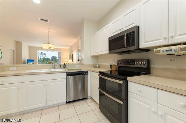 8247 Parkstone PL 206, Naples, FL 34120