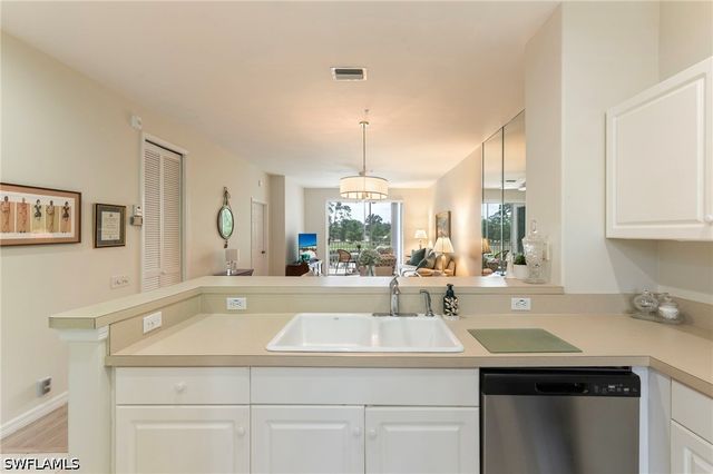 8247 Parkstone PL 206, Naples, FL 34120