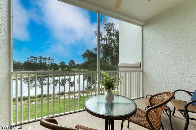 8247 Parkstone PL 206, Naples, FL 34120