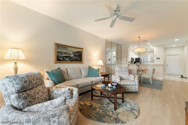 8247 Parkstone PL 206, Naples, FL 34120