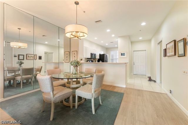 8247 Parkstone PL 206, Naples, FL 34120