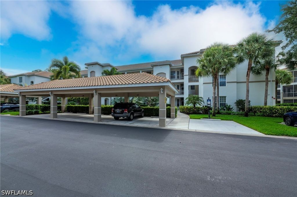 8247 Parkstone PL 206, Naples, FL 34120