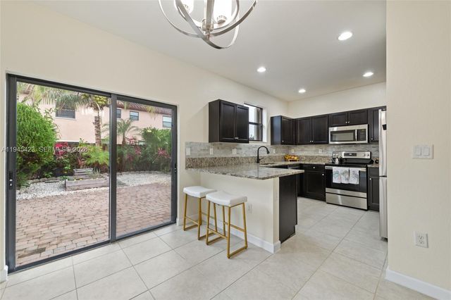 3777 SE 3rd St, Homestead, FL 33033