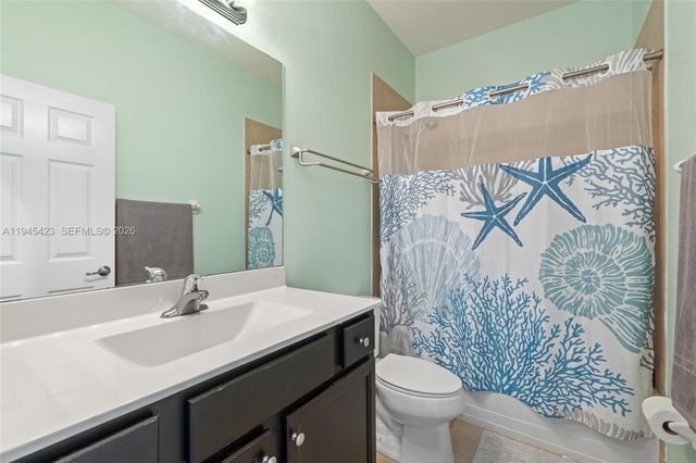 3777 SE 3rd St, Homestead, FL 33033