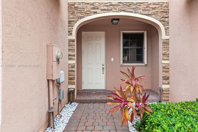 3777 SE 3rd St, Homestead, FL 33033