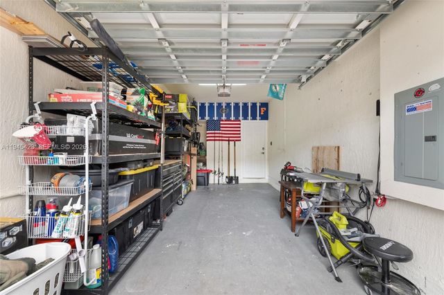 3777 SE 3rd St, Homestead, FL 33033