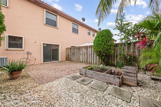 3777 SE 3rd St, Homestead, FL 33033