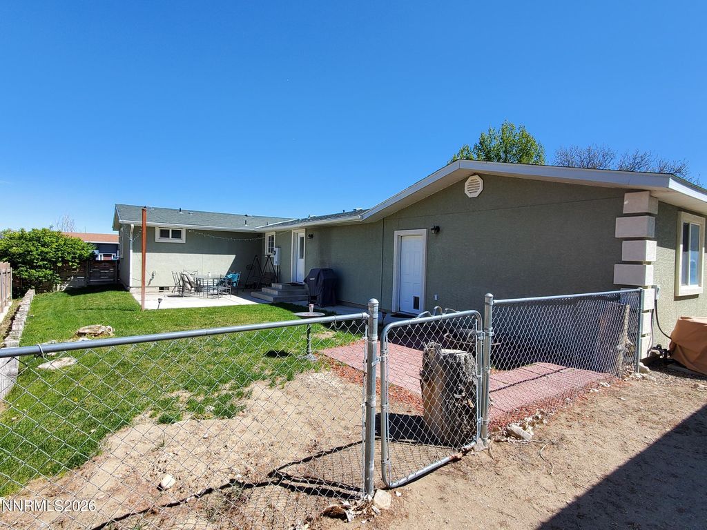 Image 3 of property listing at 452 Argenta Avenue, Winnemucca, NV 89445