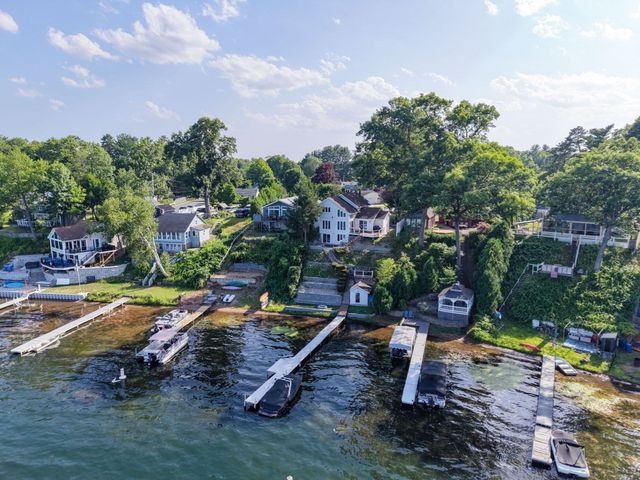 118 Berkshire Ave, Southwick, MA 01077