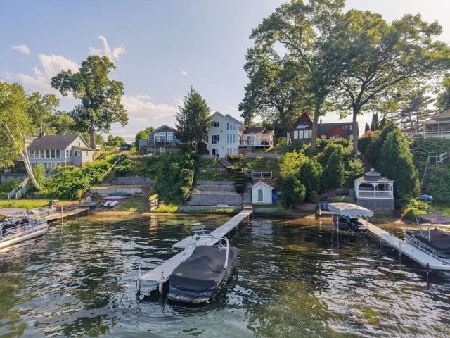 118 Berkshire Ave, Southwick, MA 01077