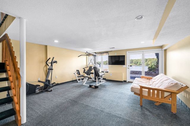 118 Berkshire Ave, Southwick, MA 01077