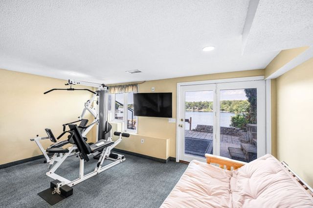 118 Berkshire Ave, Southwick, MA 01077