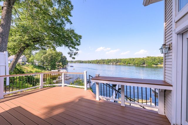 118 Berkshire Ave, Southwick, MA 01077