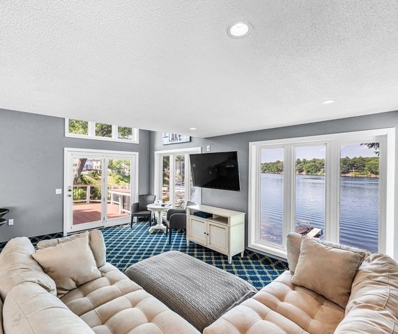 118 Berkshire Ave, Southwick, MA 01077