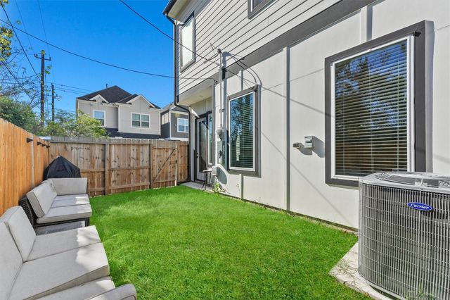 6704 Parker Grove Lane, Houston, TX 77076