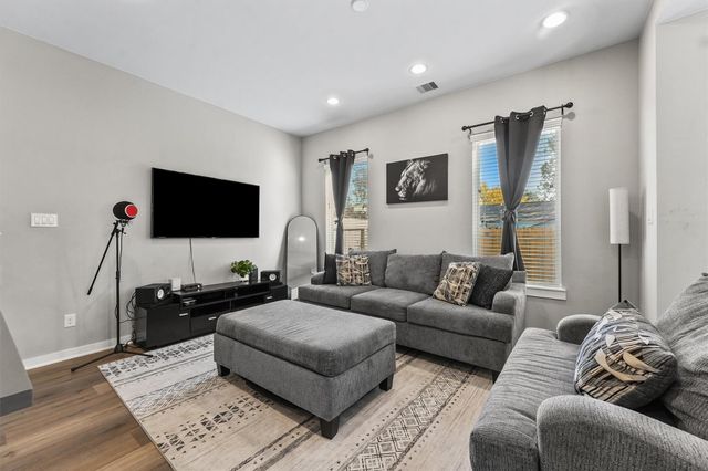 6704 Parker Grove Lane, Houston, TX 77076