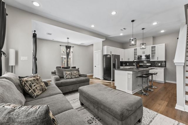 6704 Parker Grove Lane, Houston, TX 77076