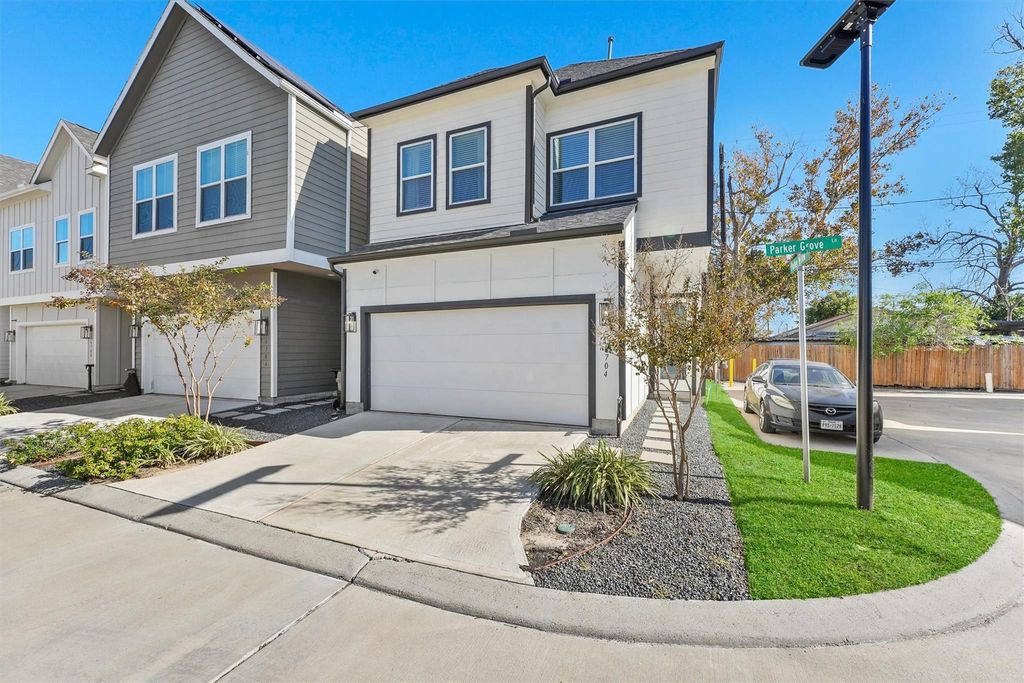 6704 Parker Grove Lane, Houston, TX 77076