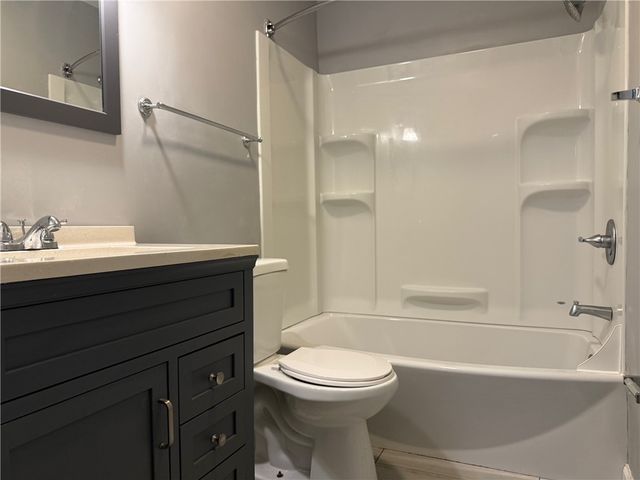 1203 W North Ave 102, Manchester, PA 15233