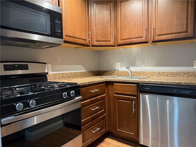 1203 W North Ave 102, Manchester, PA 15233