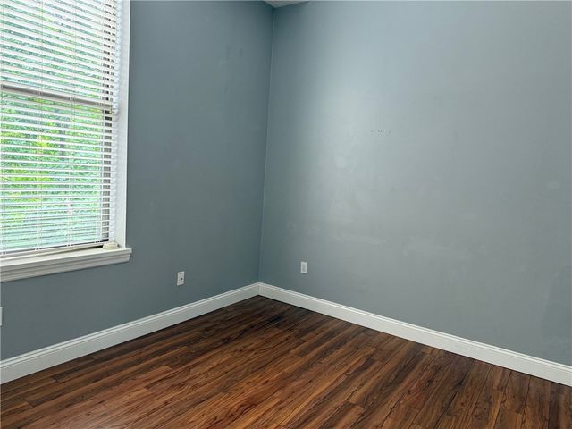 1203 W North Ave 102, Manchester, PA 15233