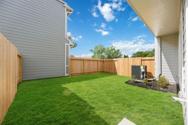 5523 Katy Freeway, Houston, TX 77007