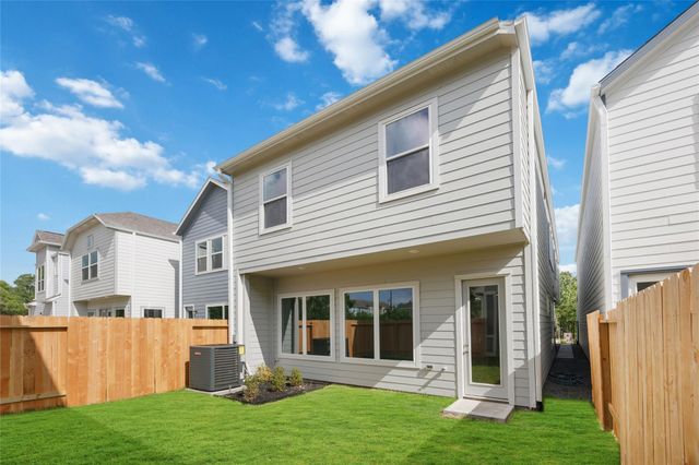 5523 Katy Freeway, Houston, TX 77007