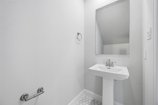 5523 Katy Freeway, Houston, TX 77007