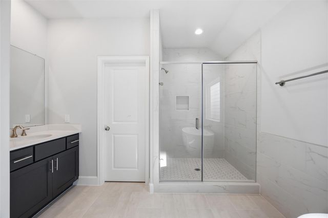 5523 Katy Freeway, Houston, TX 77007