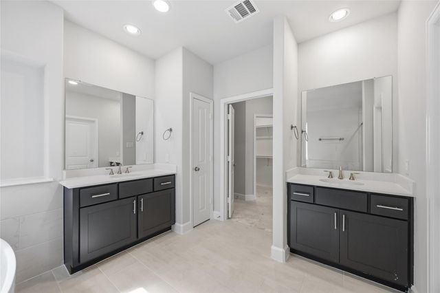 5523 Katy Freeway, Houston, TX 77007