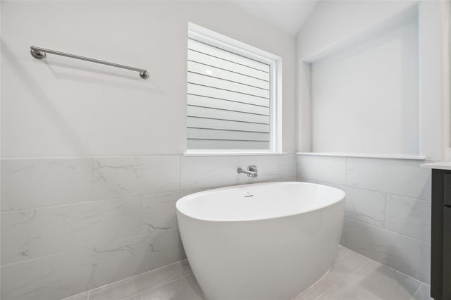 5523 Katy Freeway, Houston, TX 77007