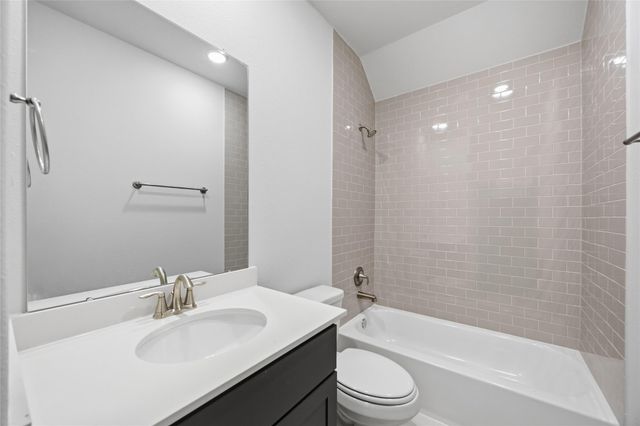 5523 Katy Freeway, Houston, TX 77007