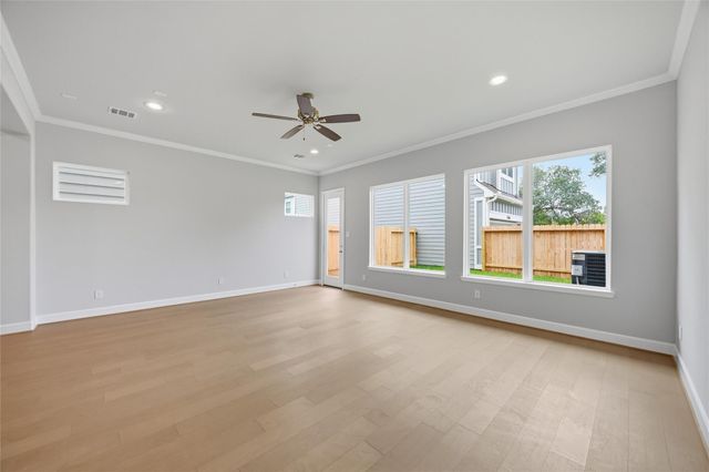 5523 Katy Freeway, Houston, TX 77007