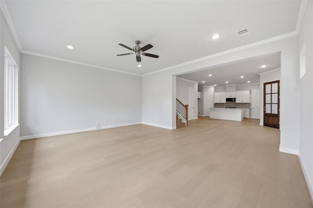 5523 Katy Freeway, Houston, TX 77007