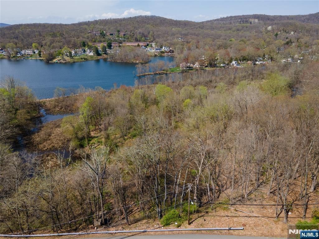 Terhune Drive, Wayne, NJ 07470
