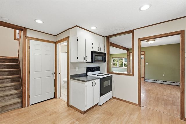 33 Baltimore Ave, Chicopee, MA 01020