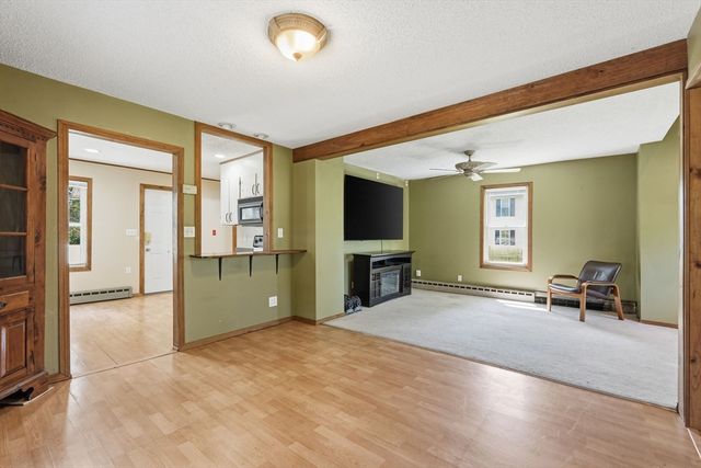 33 Baltimore Ave, Chicopee, MA 01020