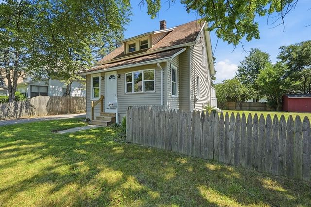 33 Baltimore Ave, Chicopee, MA 01020