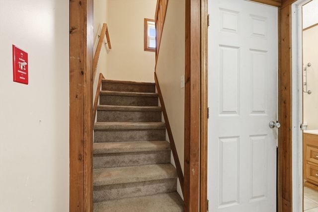 33 Baltimore Ave, Chicopee, MA 01020