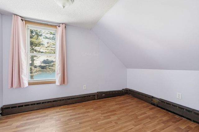 33 Baltimore Ave, Chicopee, MA 01020