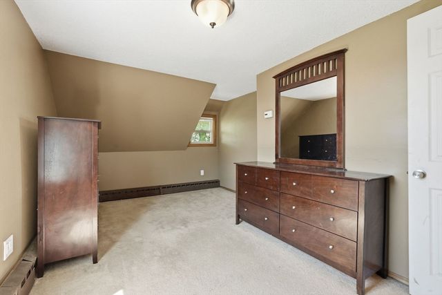 33 Baltimore Ave, Chicopee, MA 01020