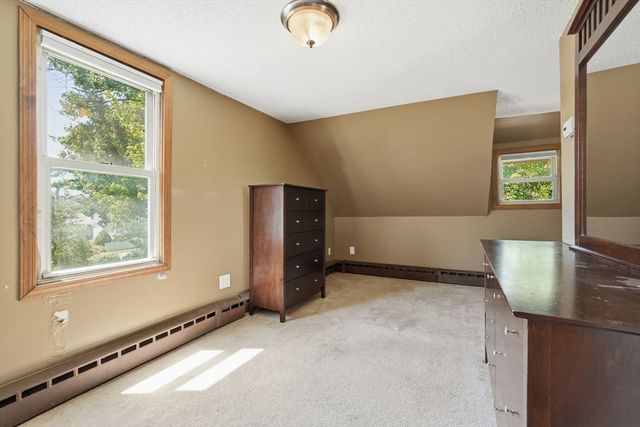 33 Baltimore Ave, Chicopee, MA 01020