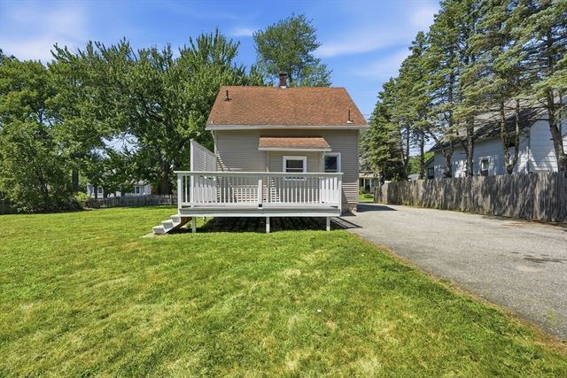 33 Baltimore Ave, Chicopee, MA 01020