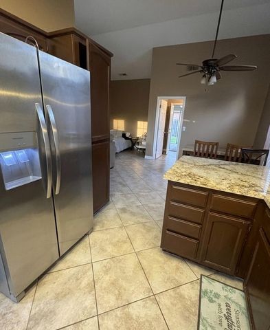 2469 N Bendel, Fresno, CA 93722