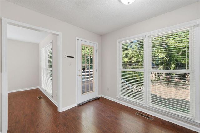3513 Robin Lane, Acworth, GA 30101