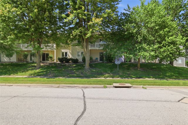 412 Faulkner Court, Ames, IA 50014